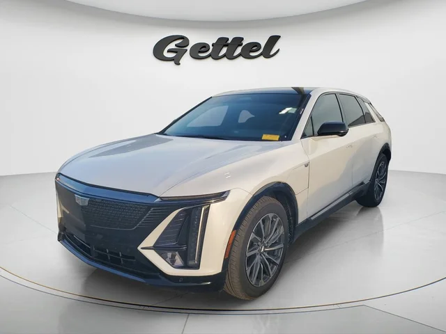 2025 Cadillac LYRIQ Sport 2