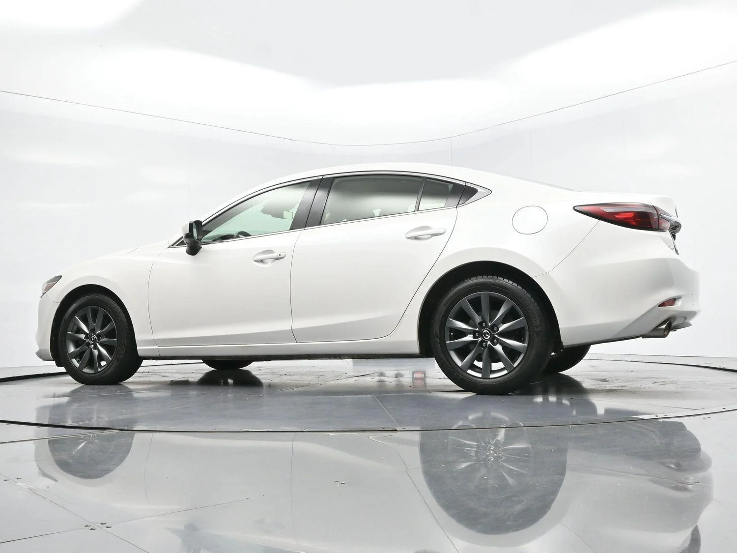 Used 2018 Snowflake White Pearl Mica Mazda Sport image 41