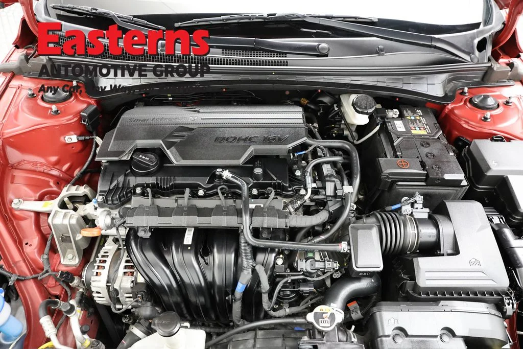 Used 2023 Red Hyundai SE image 7