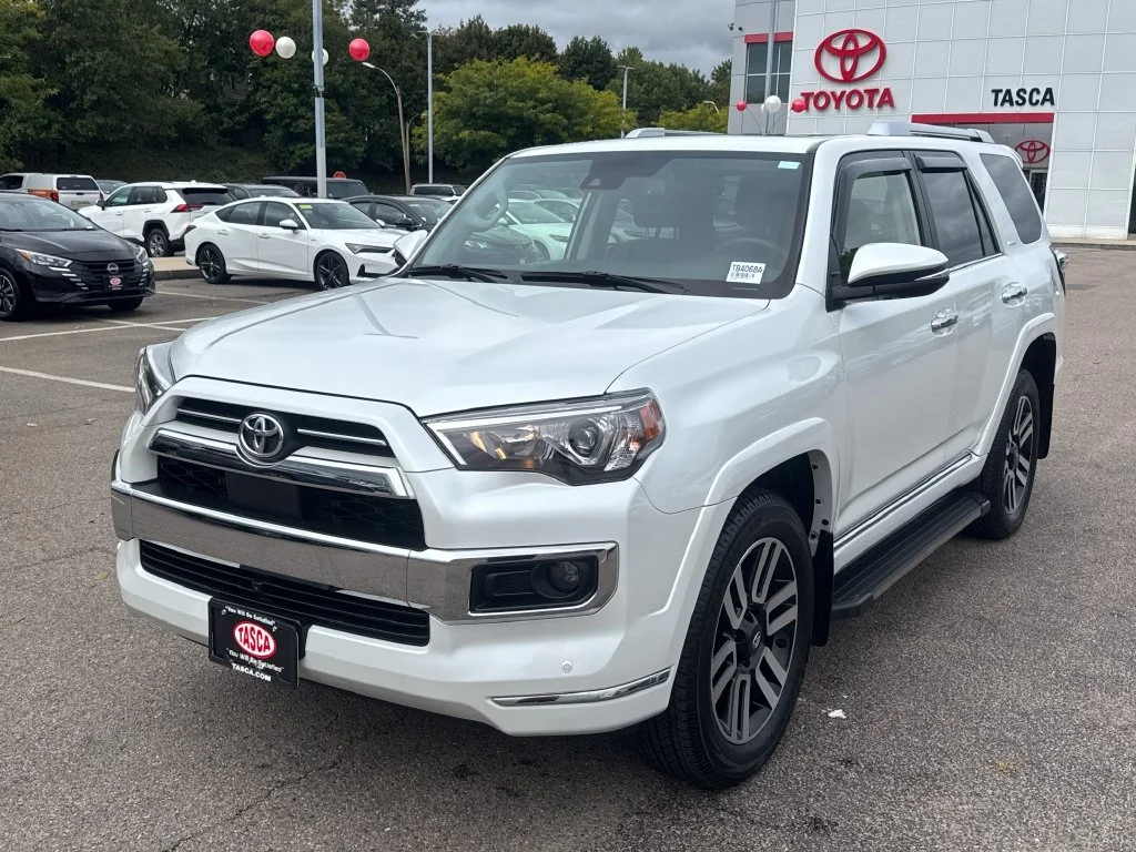 Used 2024 Off-white Toyota Limited image 3