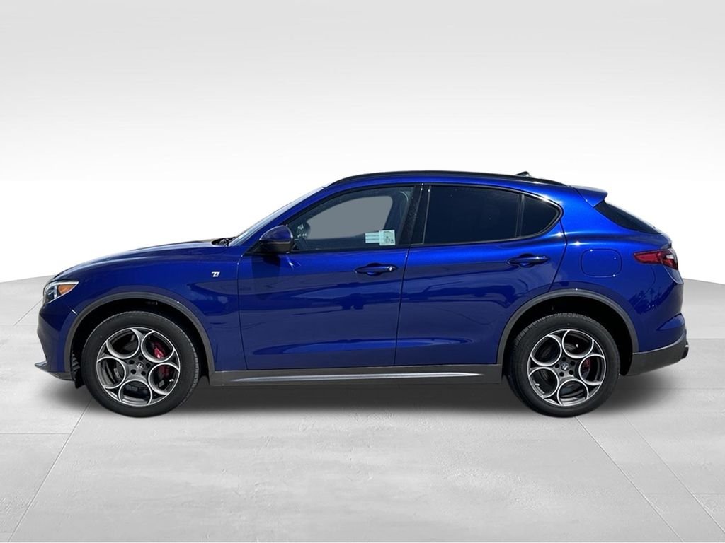Used 2022 Blue Metallic Alfa Romeo Ti image 10