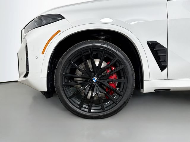 Used 2026 White BMW M60i image 32