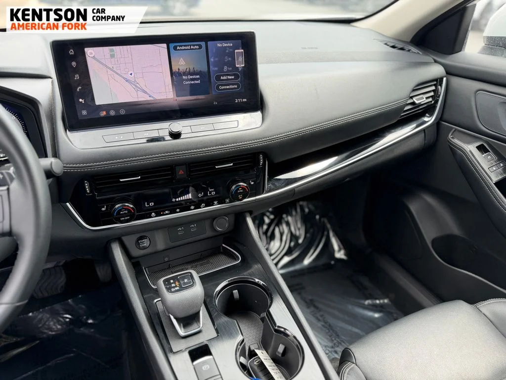Used 2026 White Nissan SL image 16