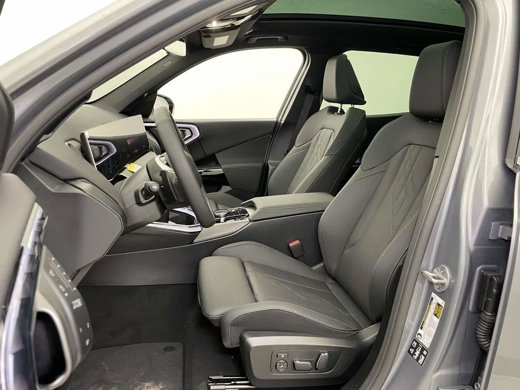 2026 BMW X3 30 - Photo 14