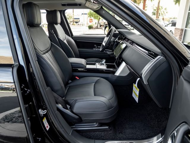 New 2026 Santorini Black Land Rover SE image 28