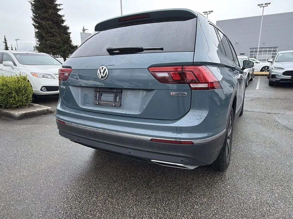 Used 2021  Volkswagen Highline 2.0T 8sp at w/Tip 4M Dilawri Certified image 6