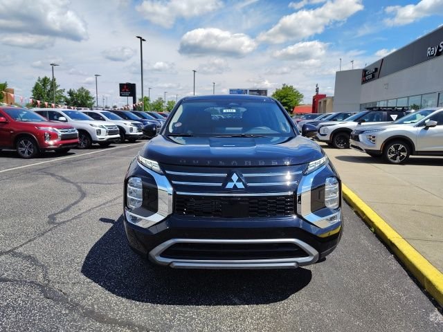 New 2026 Black Mitsubishi SE image 32