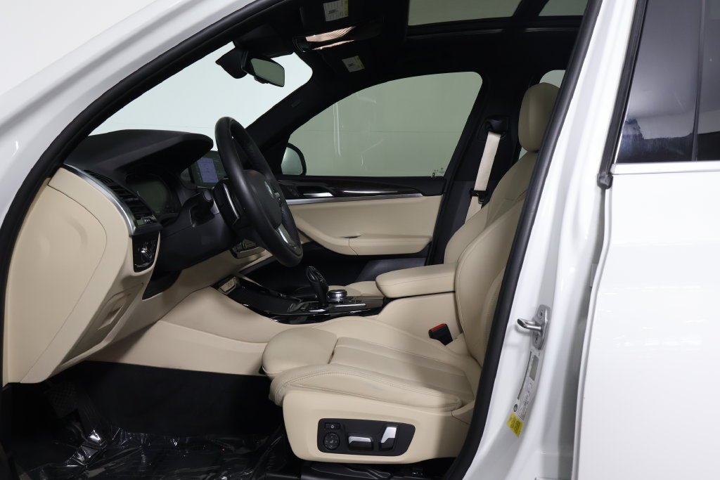 Used 2021 Alpine White BMW sDrive30i image 10