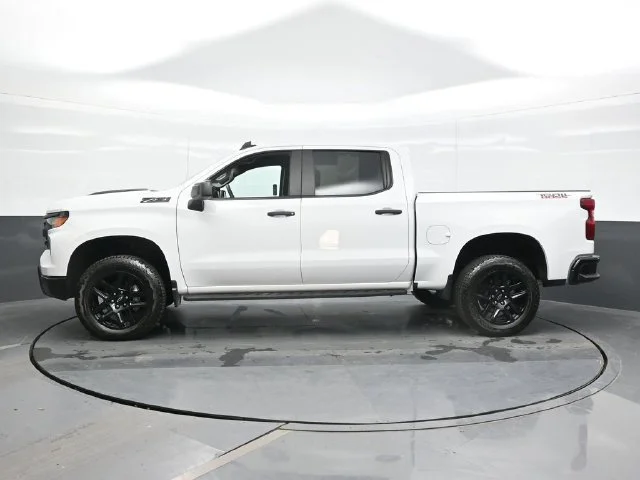 Used 2025 Summit White Chevrolet Custom Trail Boss image 4