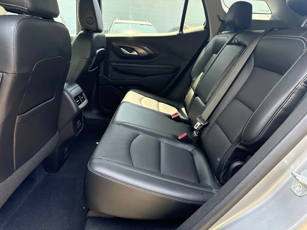Used 2023 Sterling Metallic GMC SLT image 12