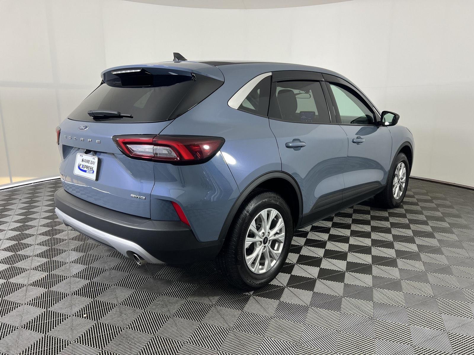Used 2024 Vapor Blue Ford Active image 23