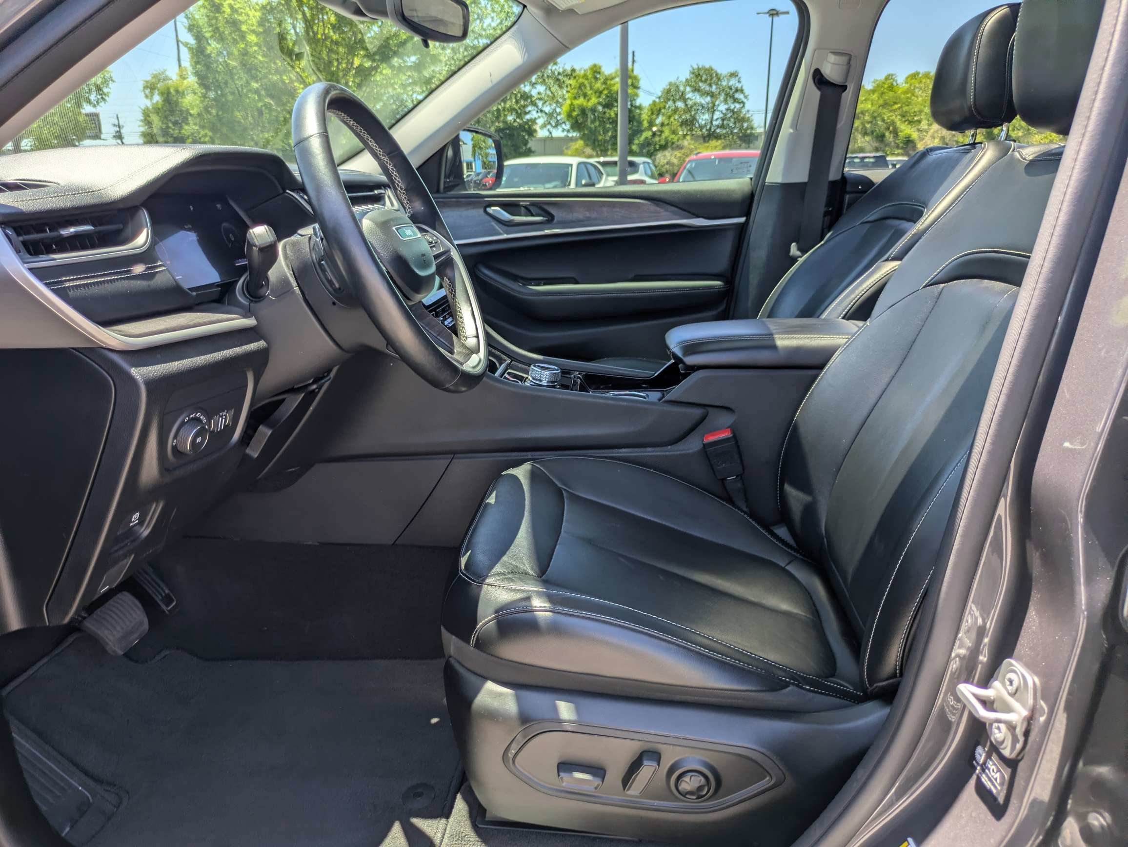 Used 2021 Baltic Gray Metallic Clearcoat Jeep Limited image 23