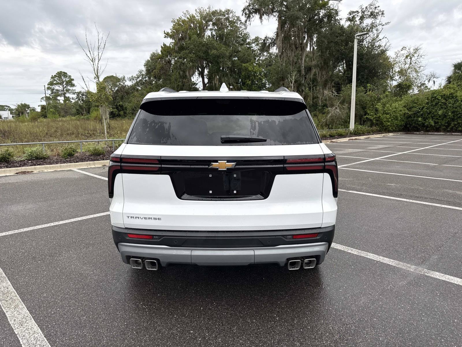 2027 Chevrolet Traverse LT - Photo 4