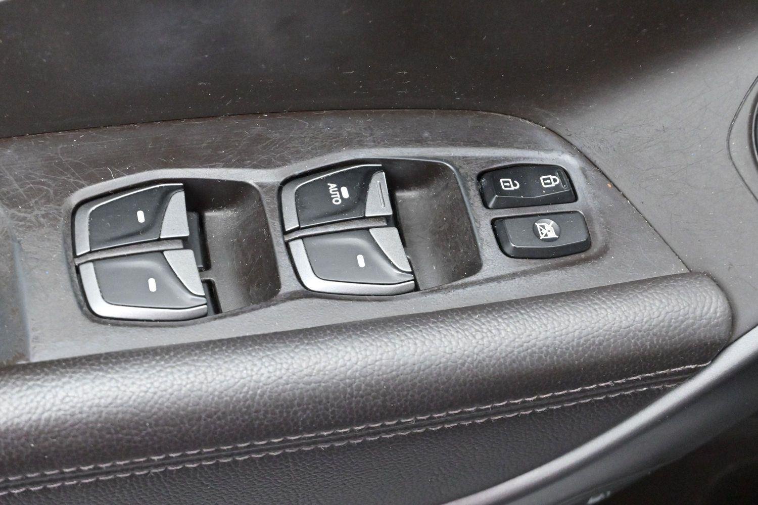 Used 2013 Cabo Bronze Hyundai Sport image 11