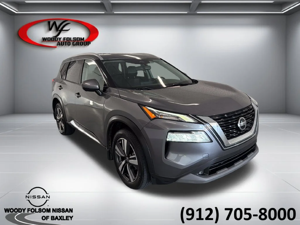 Used 2021 Gray Nissan SL image 1