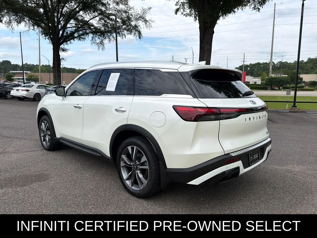 Certified Used 2023 Majestic White INFINITI LUXE image 9