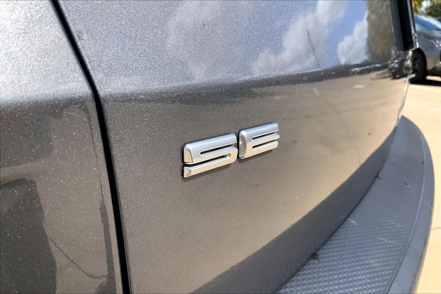 Used 2022 Carbonized Gray Ford SE image 10