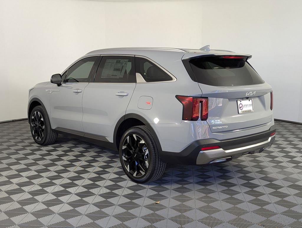 New 2026 Wolf Gray Kia EX image 5