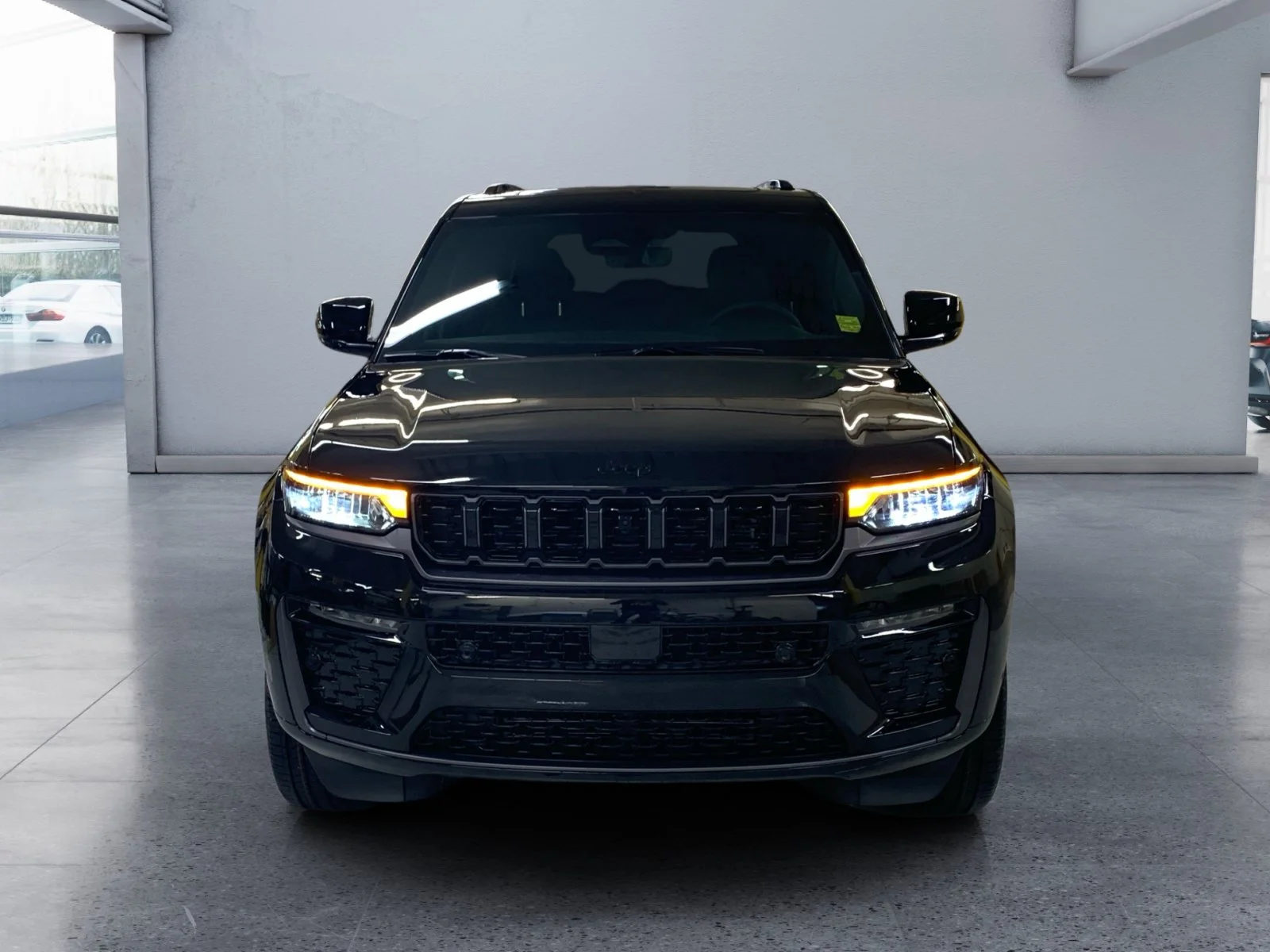 New 2026 Diamond Black Crystal Pearl Jeep Limited Reserve image 8