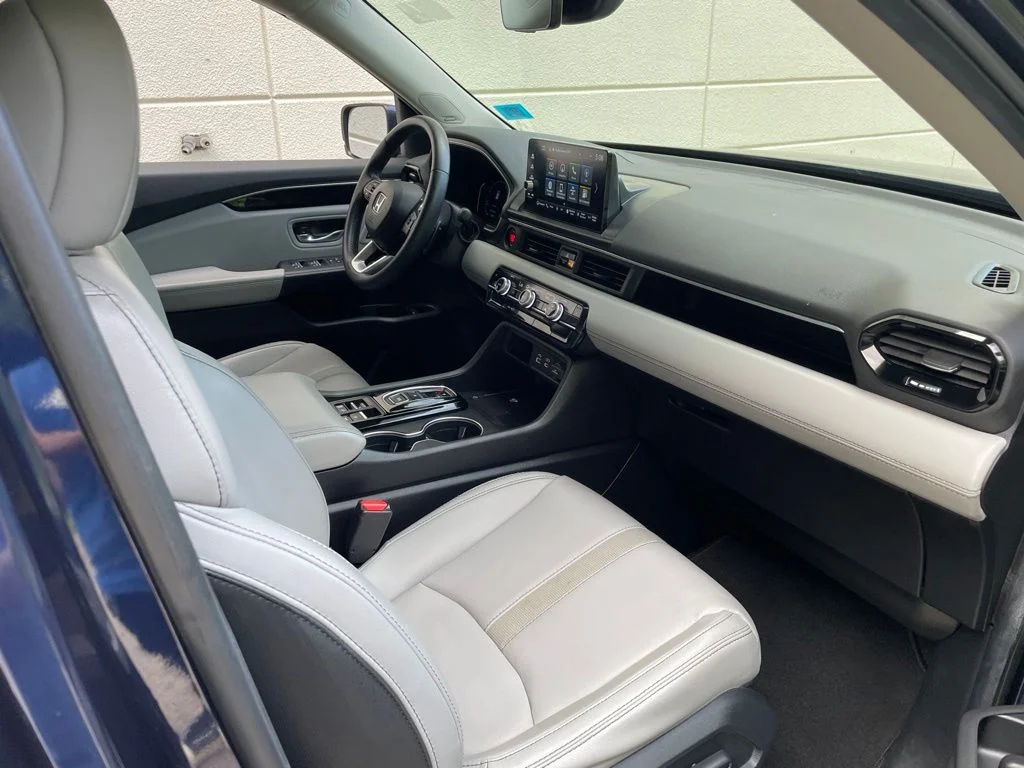 Certified Used 2024 Obsidian Blue Pearl Honda Touring image 8