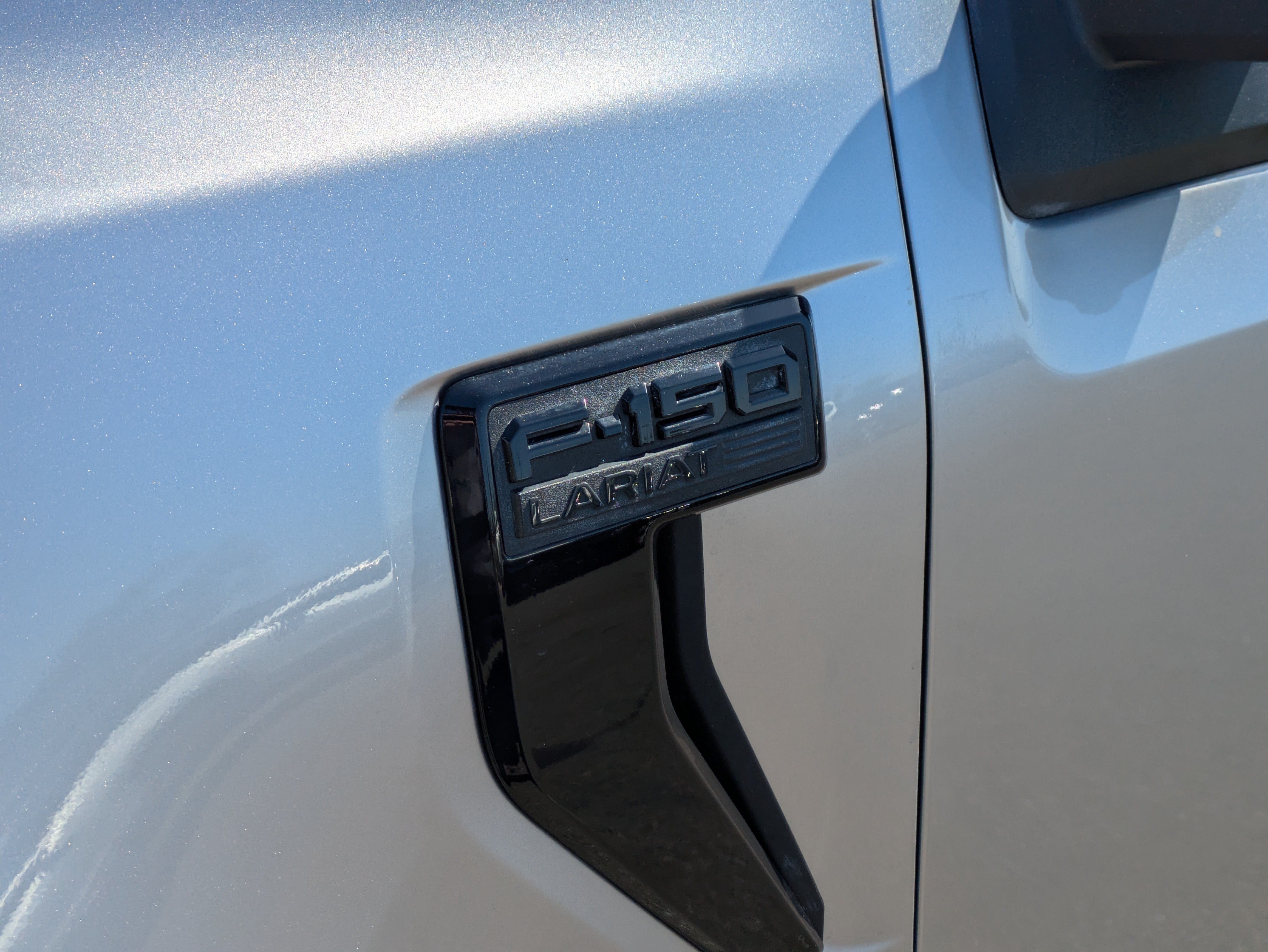Used 2024 Silver Ford LARIAT image 10