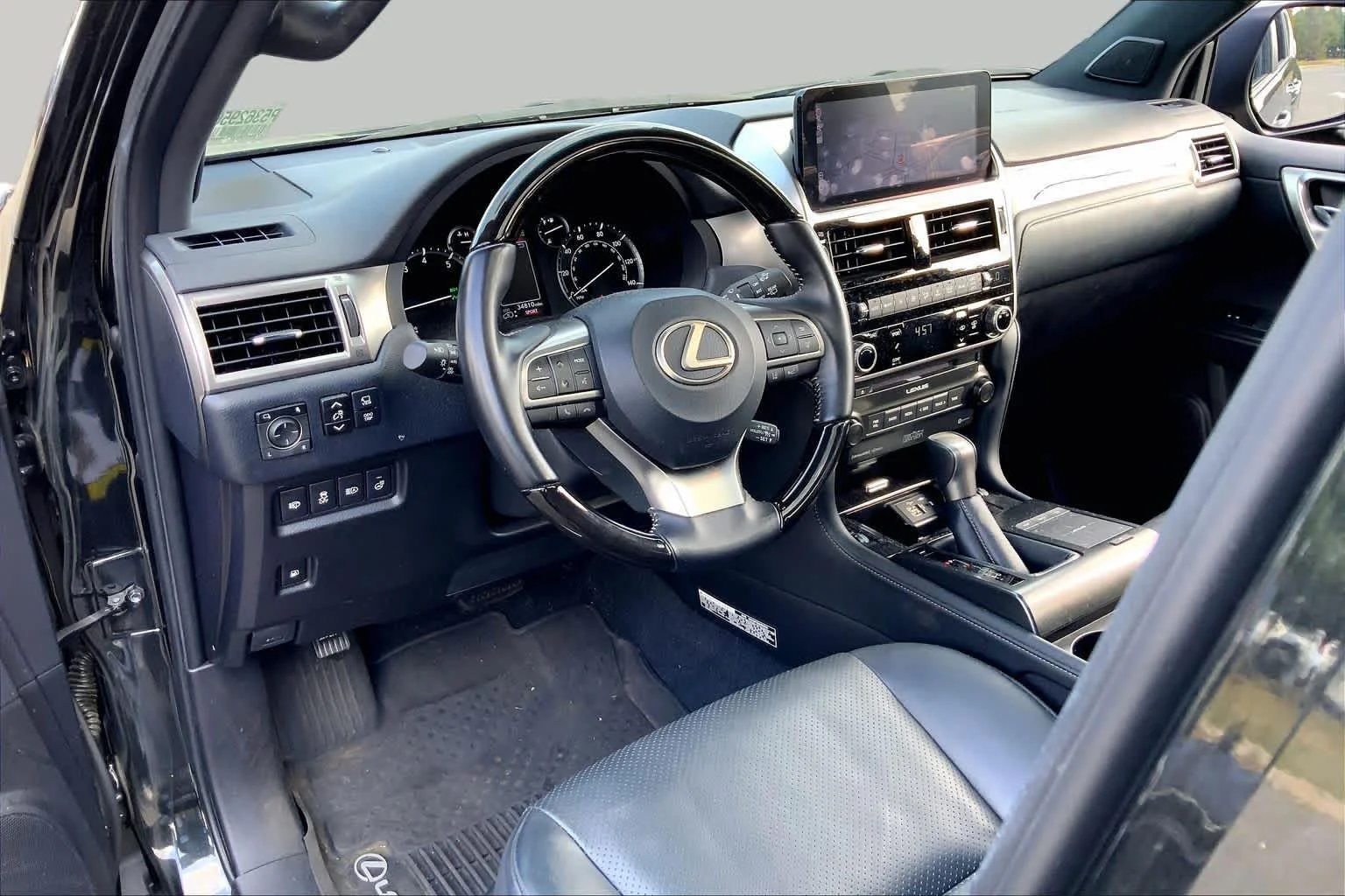 Certified Used 2023 Caviar Lexus Luxury image 17