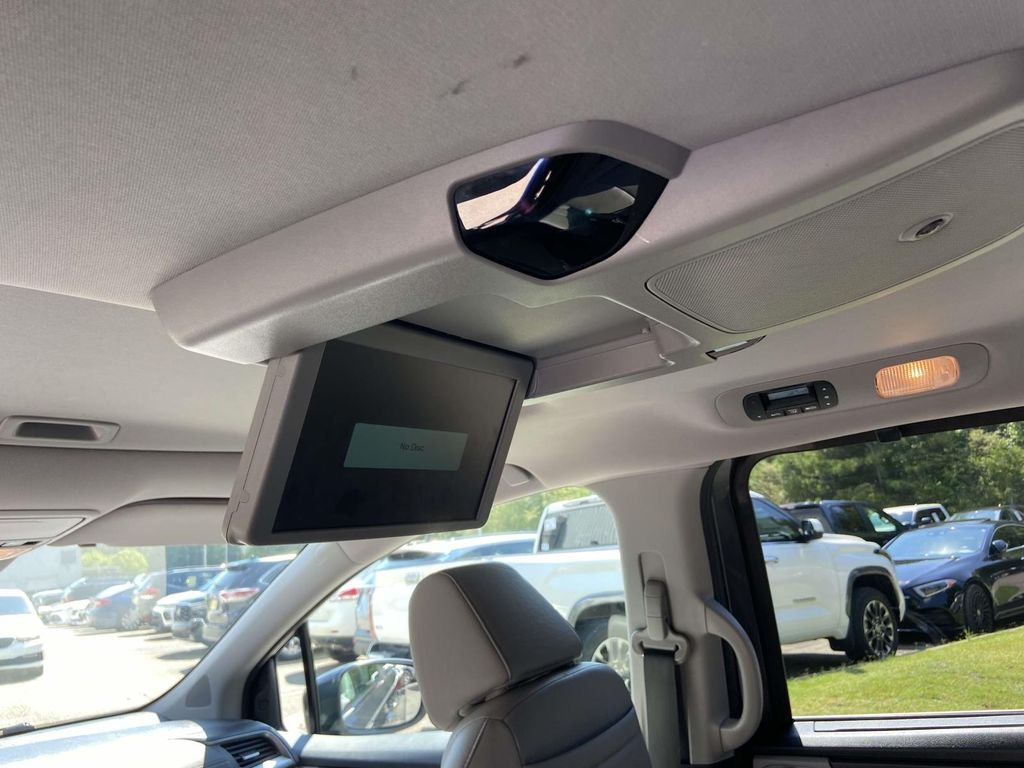 Used 2018  Honda Touring image 32