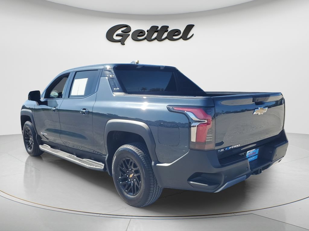Used 2026 Blue Smoke Metallic Chevrolet LT - Standard Range image 14