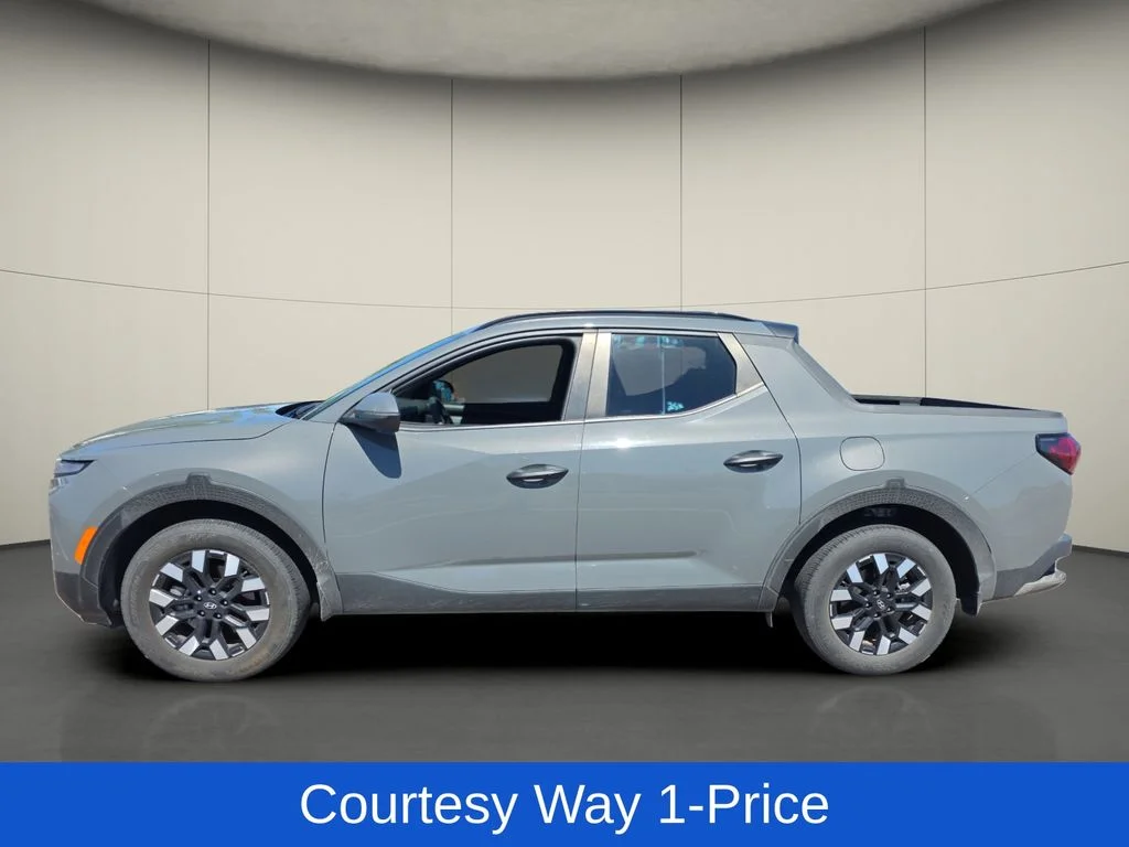 Used 2025 Gray Hyundai SEL image 5