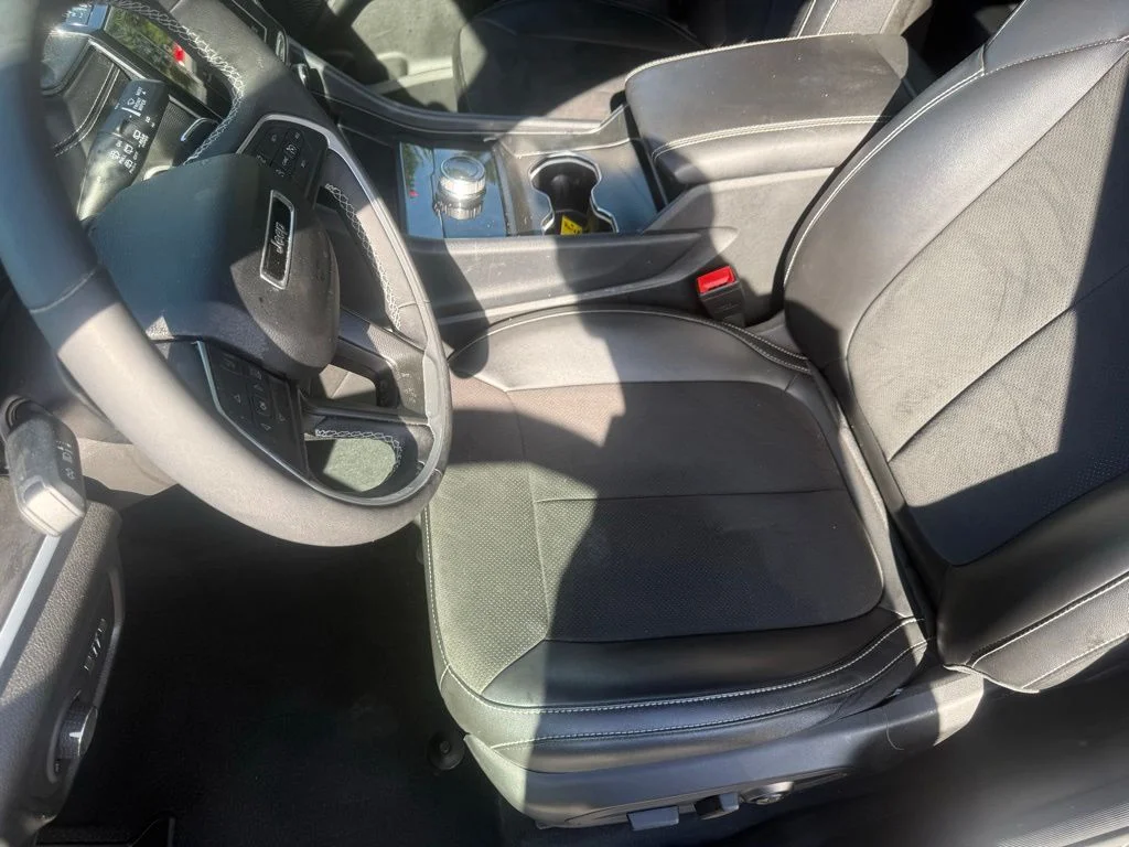 Used 2024 Silver Jeep Altitude X image 14