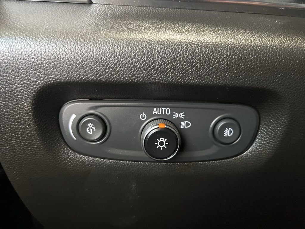 Used 2021 Satin Steel Metallic Chevrolet LT Cloth image 13