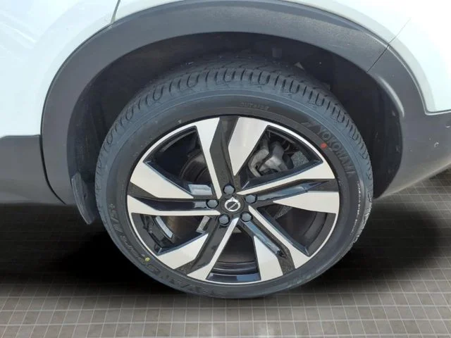 Used 2023 White Volvo Ultimate image 12