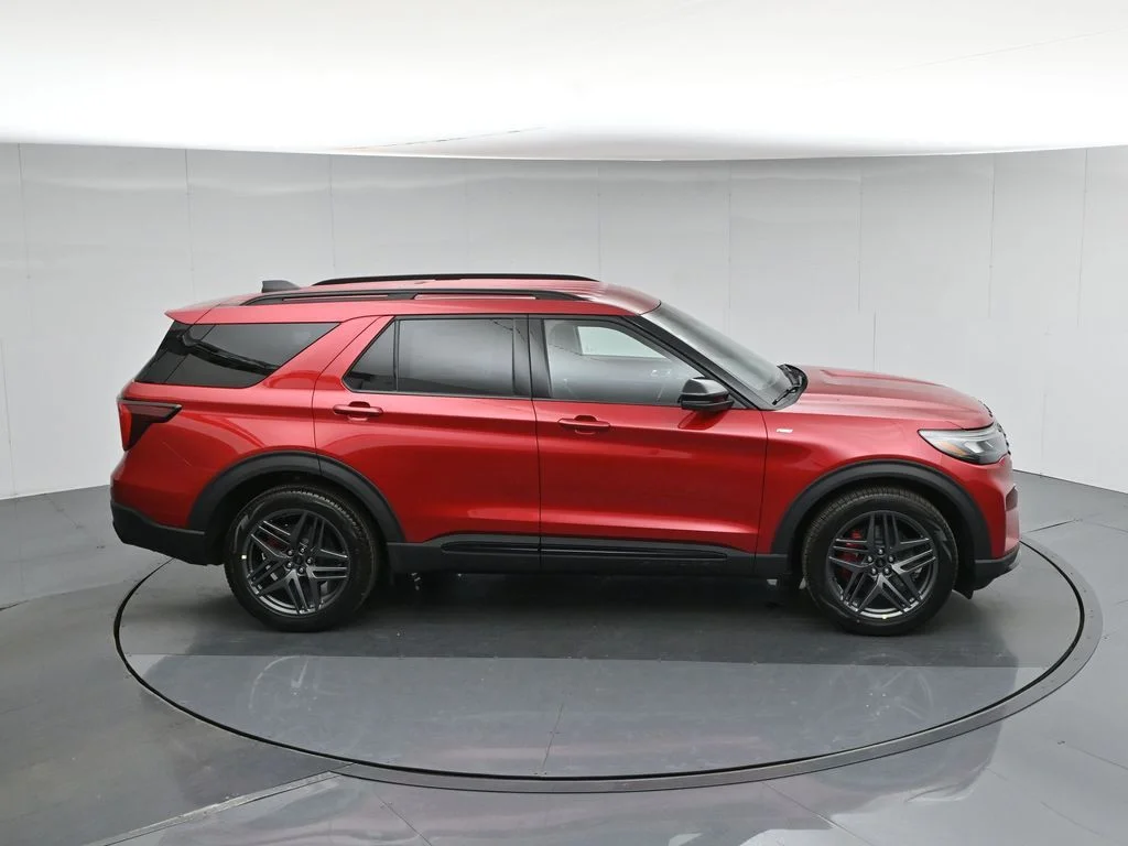 New 2026 Rapid Red Metallic Tinted Clearcoat Ford ST-Line image 39