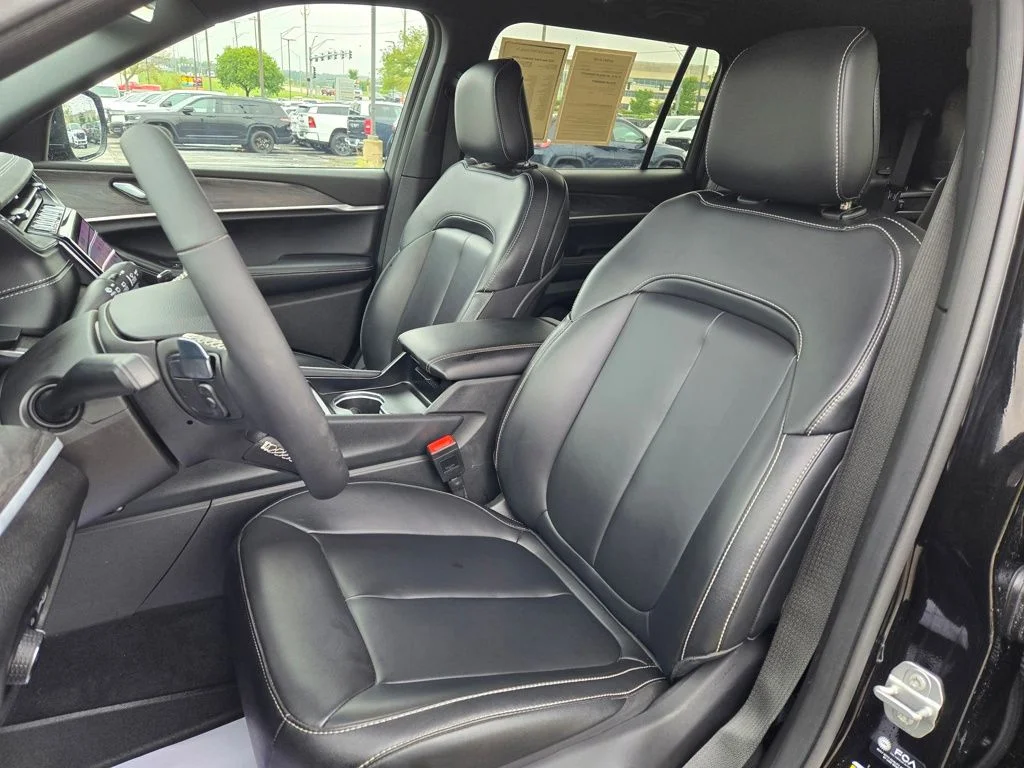 Used 2025 Black Jeep Limited image 16