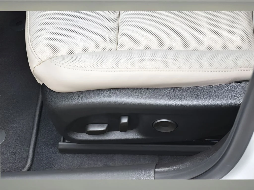 2025 Cadillac CT4 Premium Luxury - Photo 33