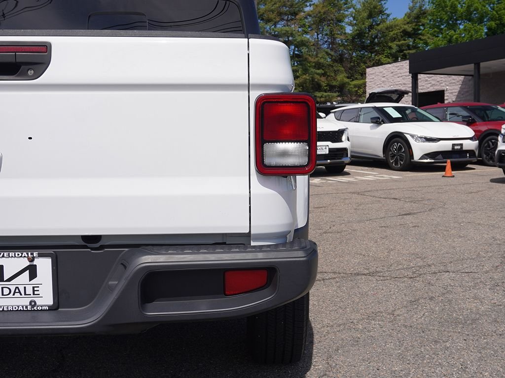 Used 2023 White Jeep Overland image 13