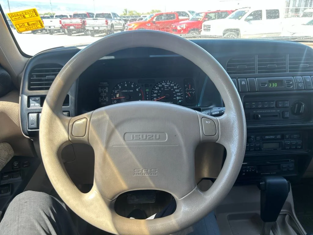 Used 2000 Foxfire Red Mica Isuzu S image 18
