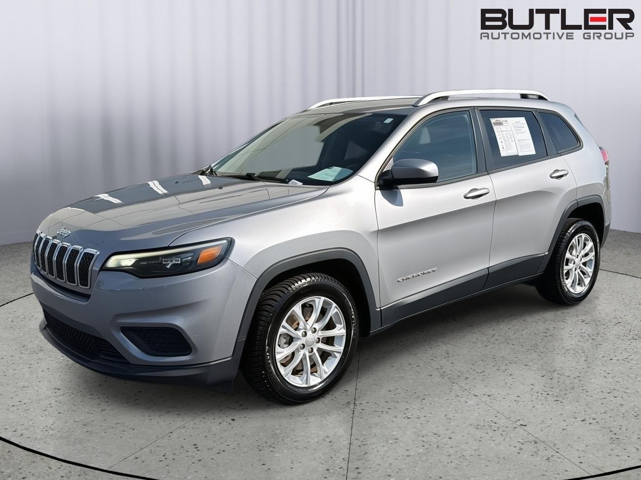 Used 2020 Billet Silver Metallic Clearcoat Jeep Latitude image 2