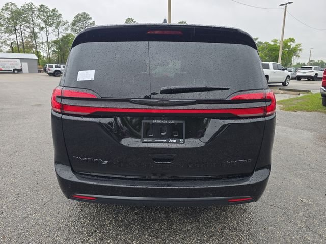 New 2026 Diamond Black Crystal Pearl-Coat Exterior Paint Chrysler Limited image 5