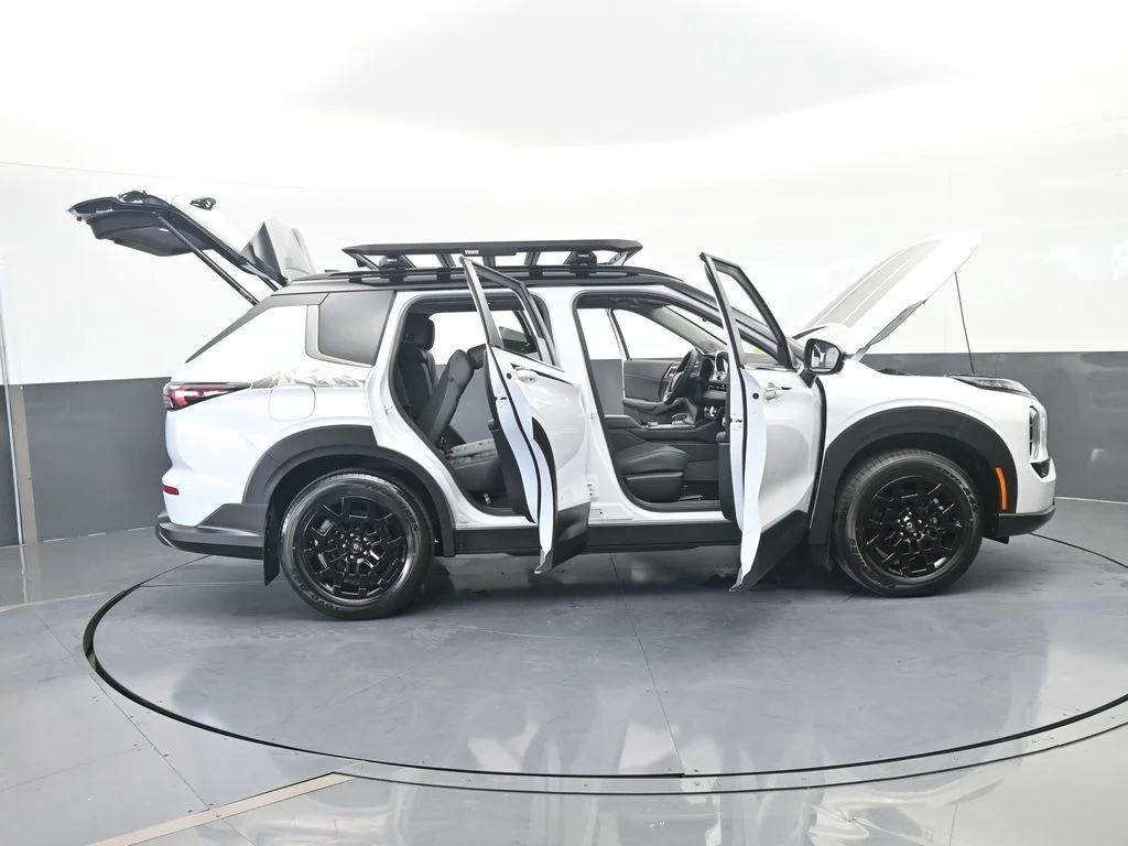 New 2026 White / Black Mitsubishi Trail Edition image 77