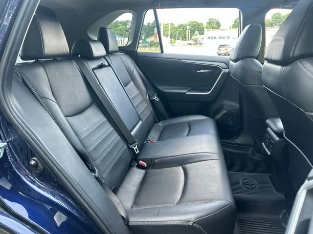 Used 2019  Toyota Limited image 40