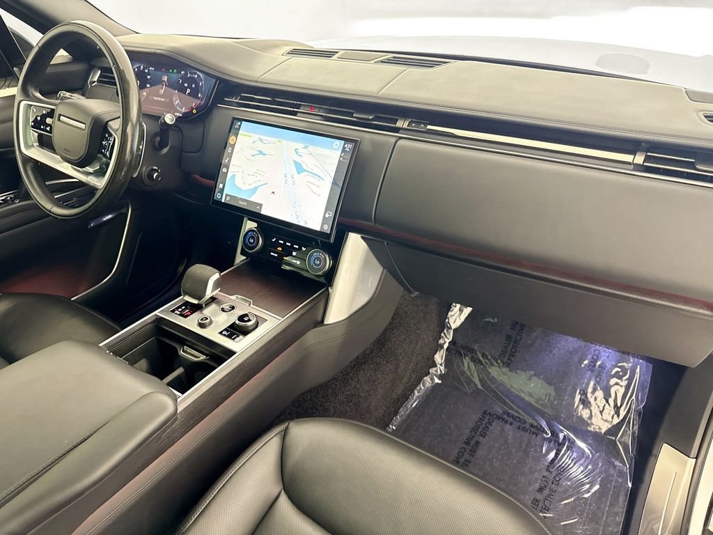 Used 2023 White Land Rover Autobiography image 31