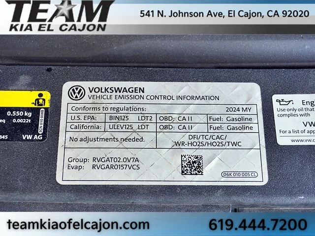 Used 2024  Volkswagen 2.0T SE w/Technology image 33
