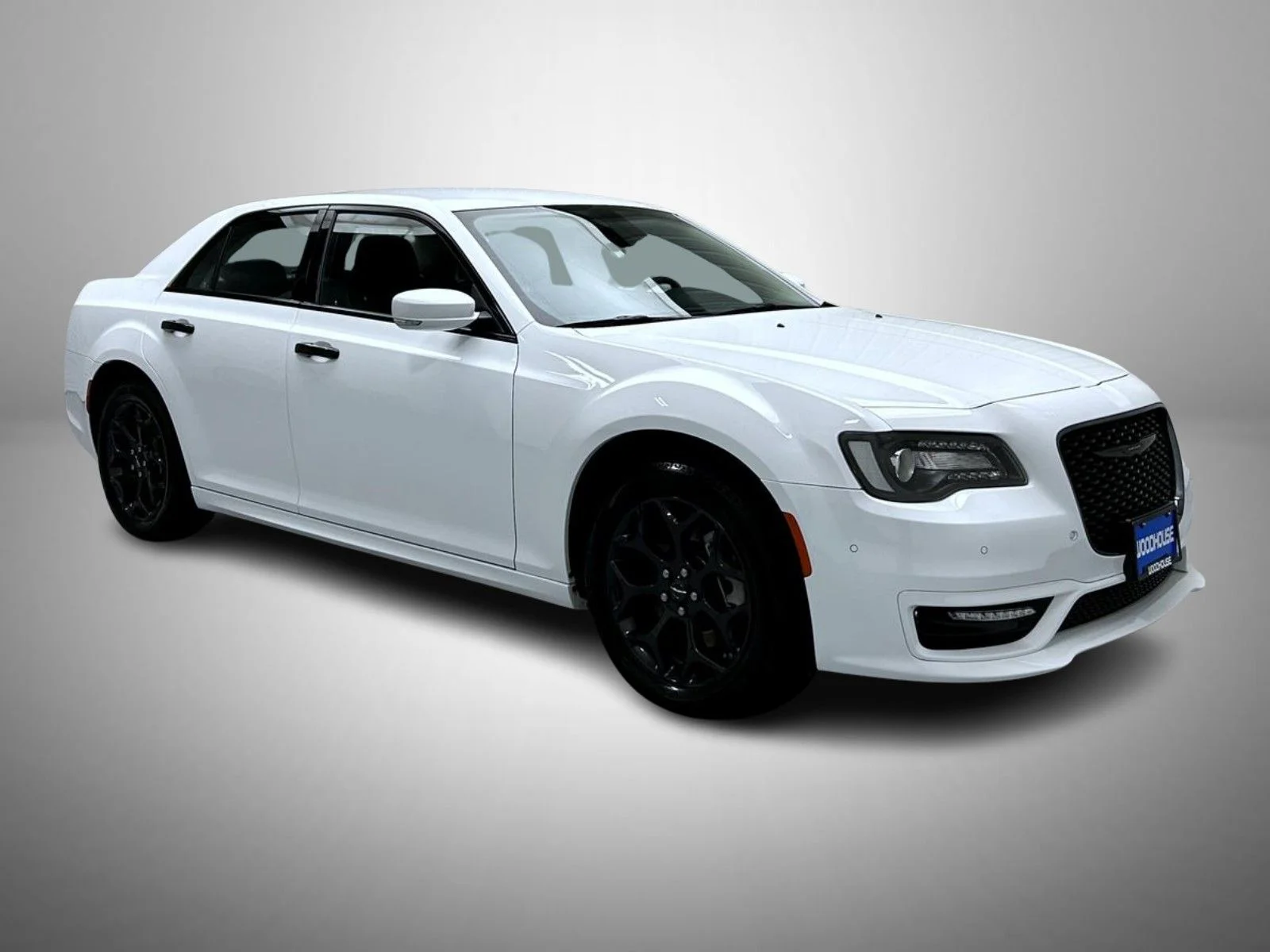 Used 2022 White Chrysler Touring image 3