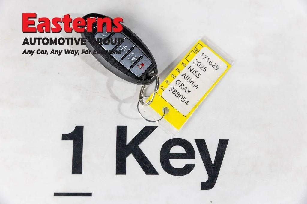 Used 2025 Gray Nissan 2.5 SV image 27