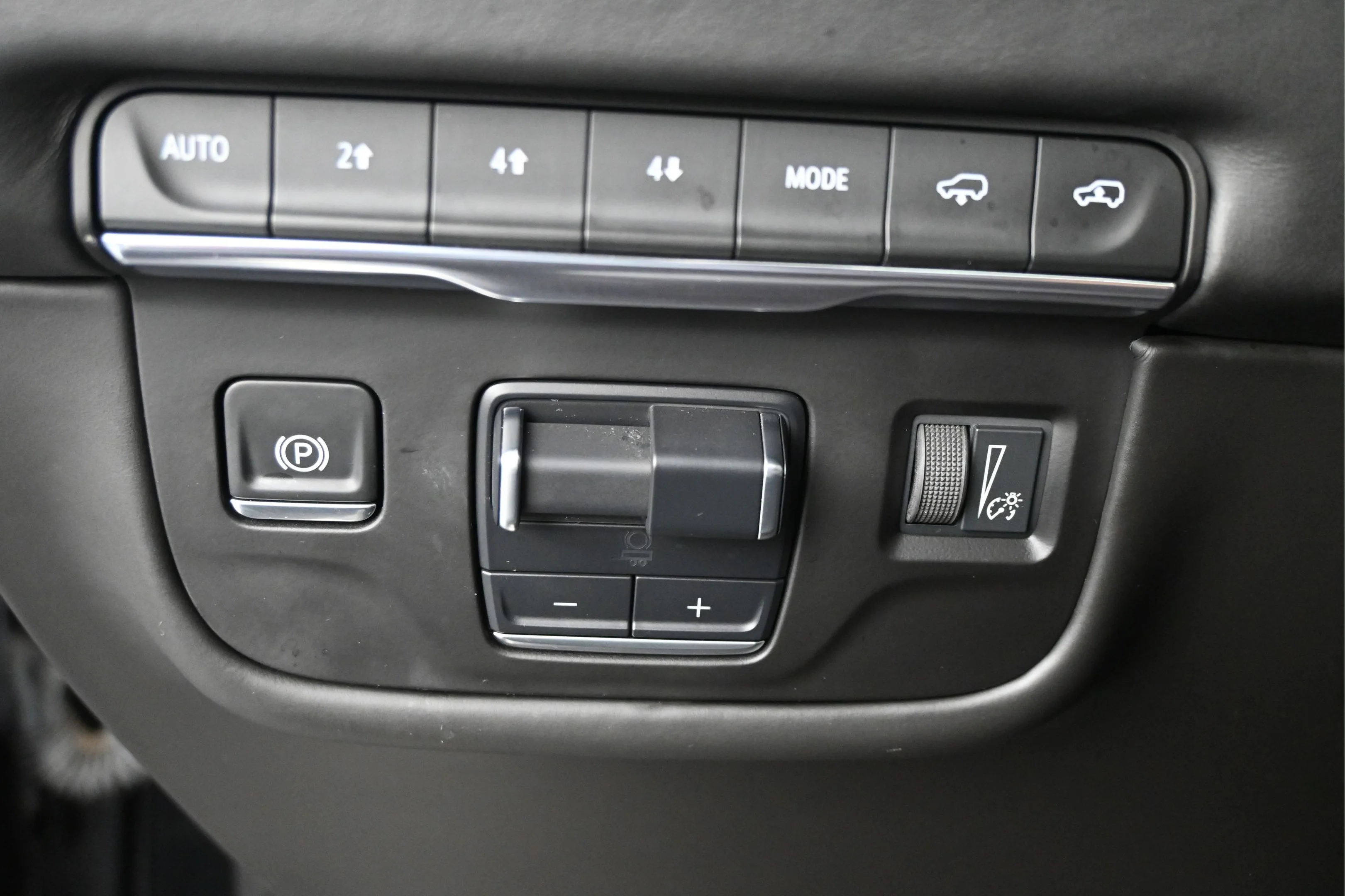 Used 2025 Black Raven Cadillac 4WD Premium Luxury Platinum image 23