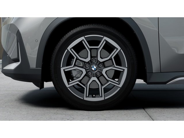 New 2027 Space Silver Metallic BMW  image 7