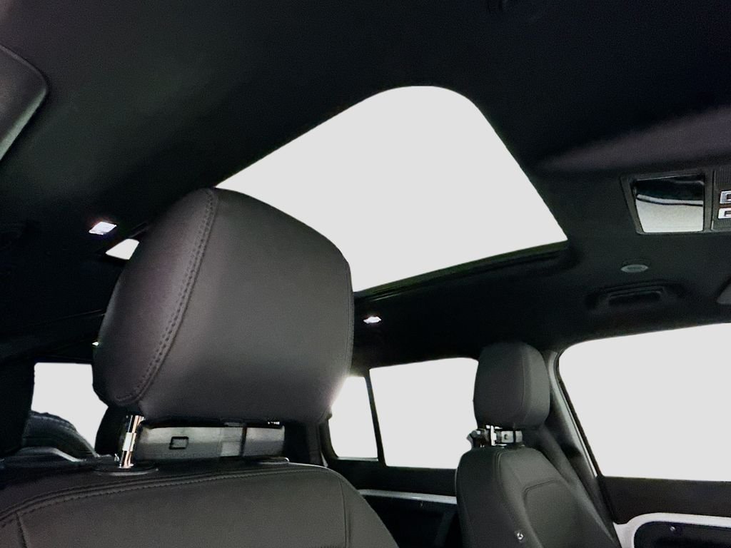 Used 2026 Fuji White Land Rover S image 20