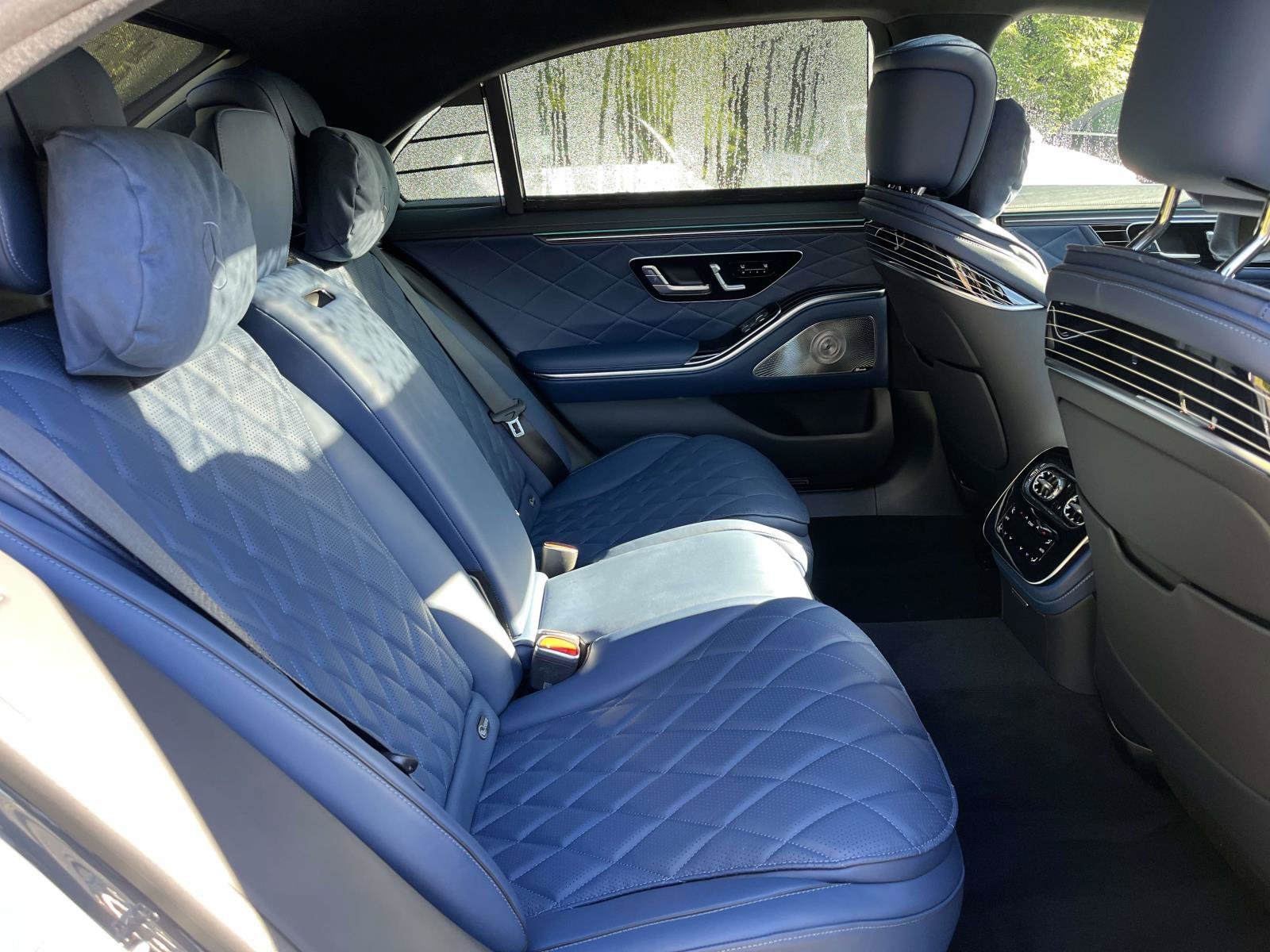 New 2027 MANUFAKTUR Silicon Grey Mercedes-Benz S 580 4MATIC® Sedan image 46