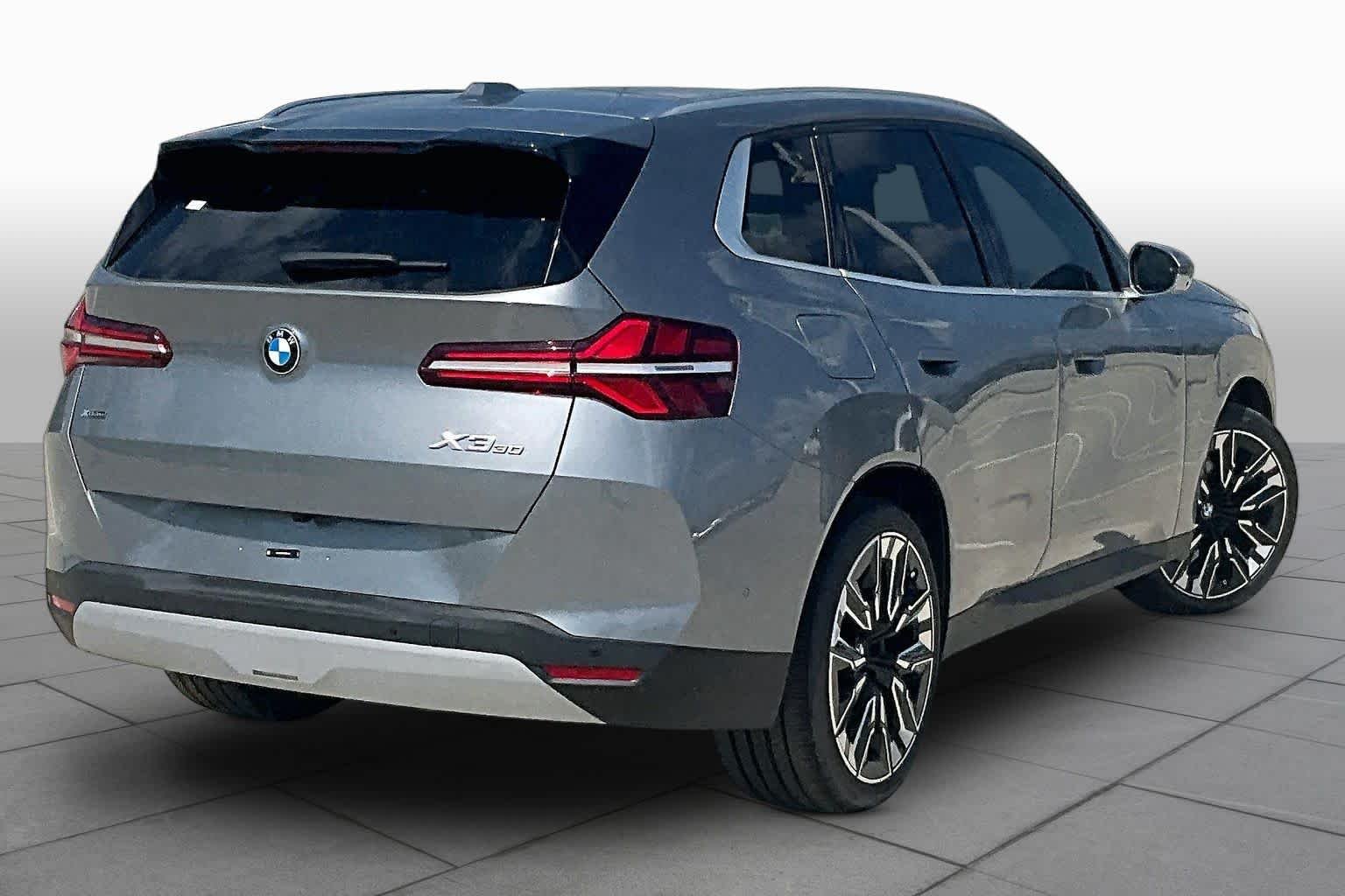 Used 2026 Skyscraper Grey Metallic BMW 30 xDrive image 12